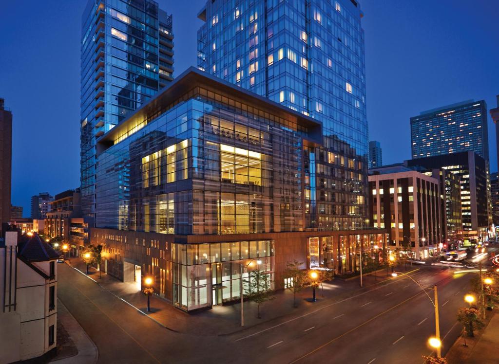 Best Luxury Hotels In Downtown Toronto 2026 - The Luxury Editor - Luxury Living Toronto Downtown